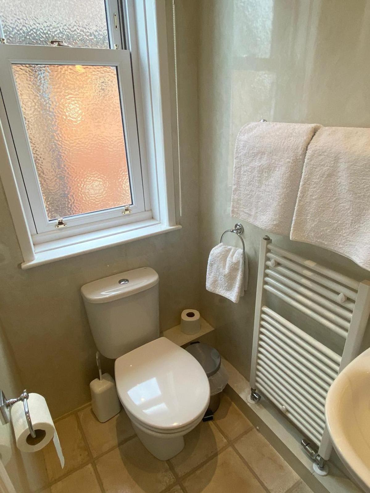 Landguard Lodge Guest House Shipley  Room photo