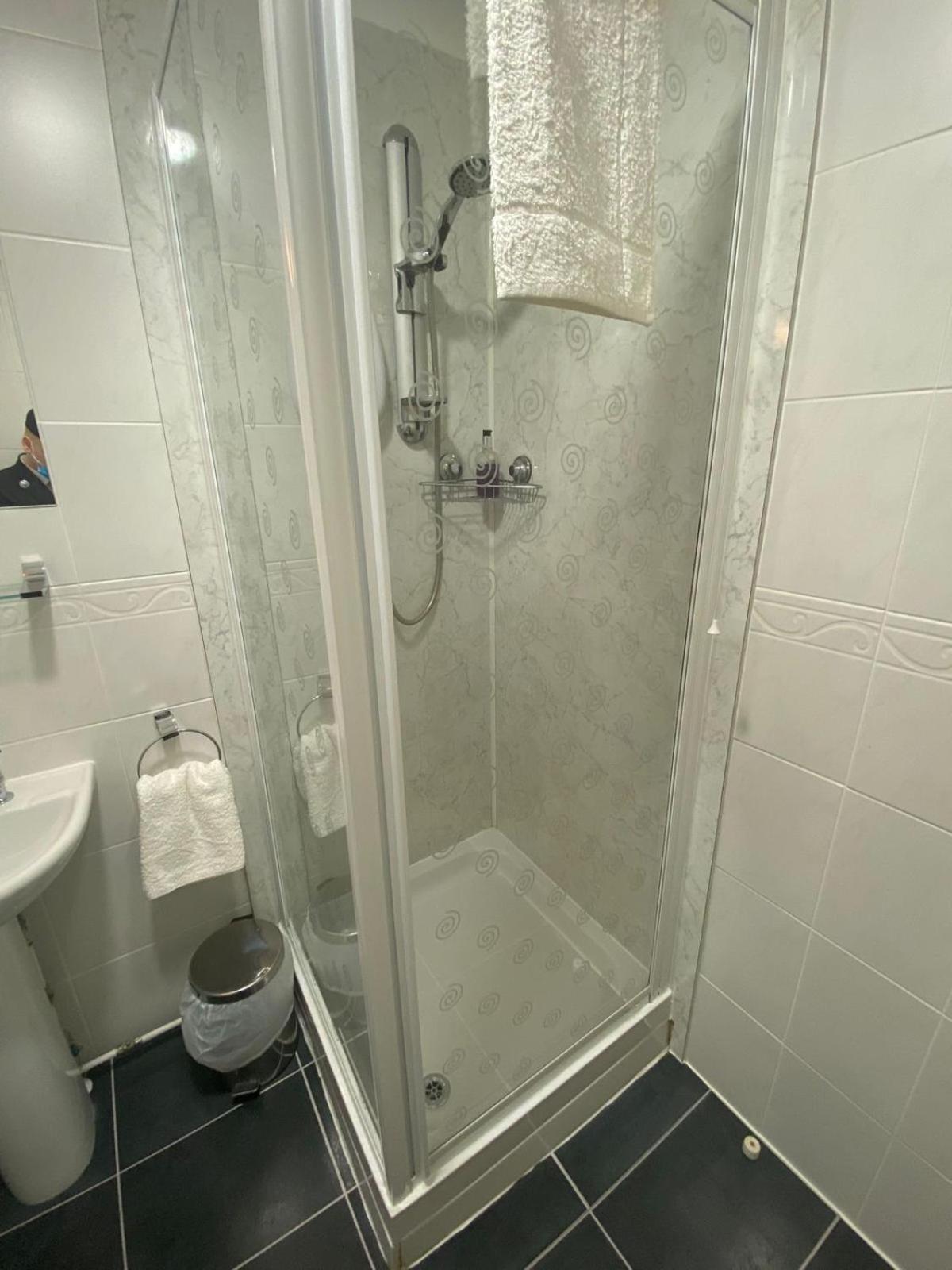 Landguard Lodge Guest House Shipley  Room photo